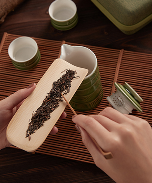 0bamboo joint tea making set with Infuser olive green lifestyle image4